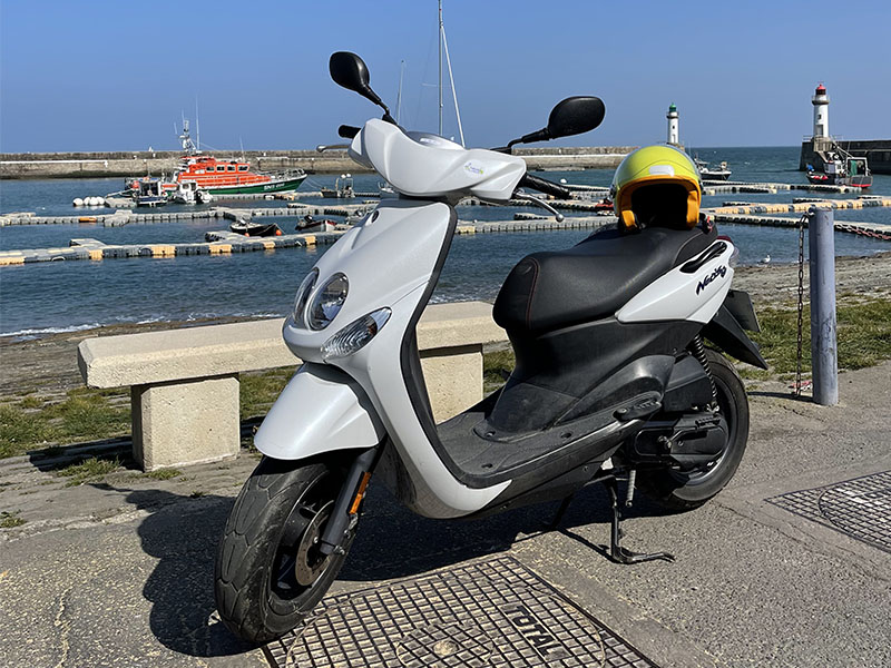 location scooter 50 cc Yamaha
